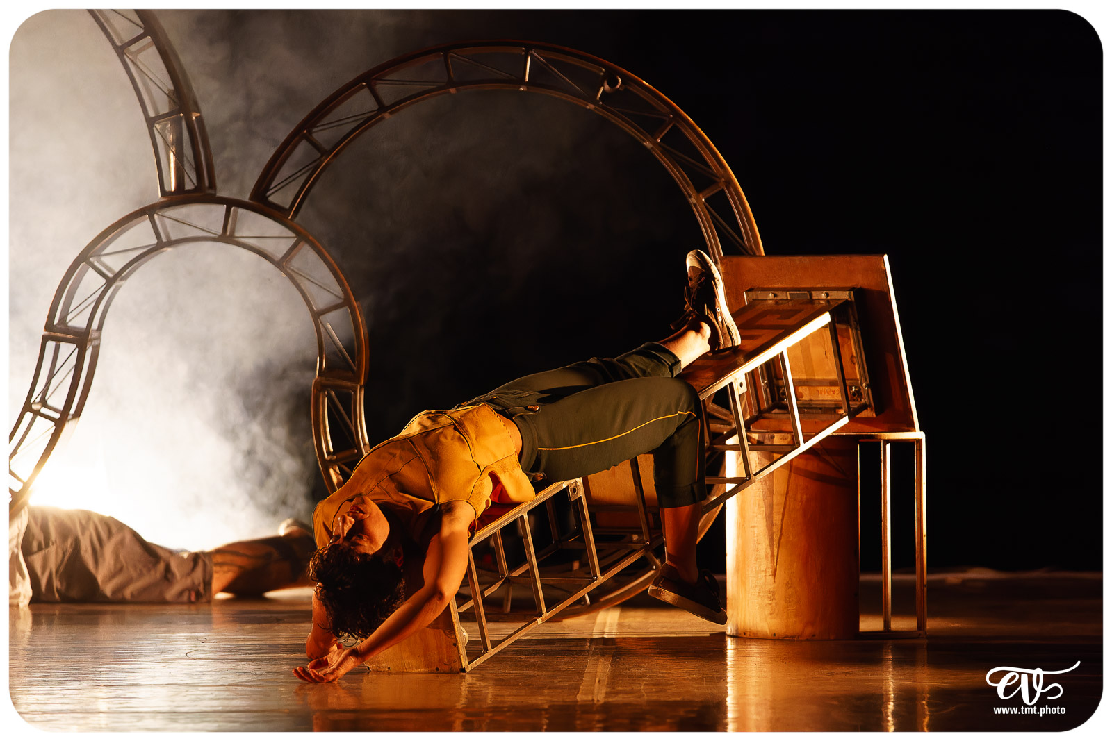 ESENCIAL (VAIVEN CIRCO)